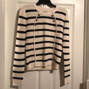 A&F sweater! Brand new! Black and white. Size S